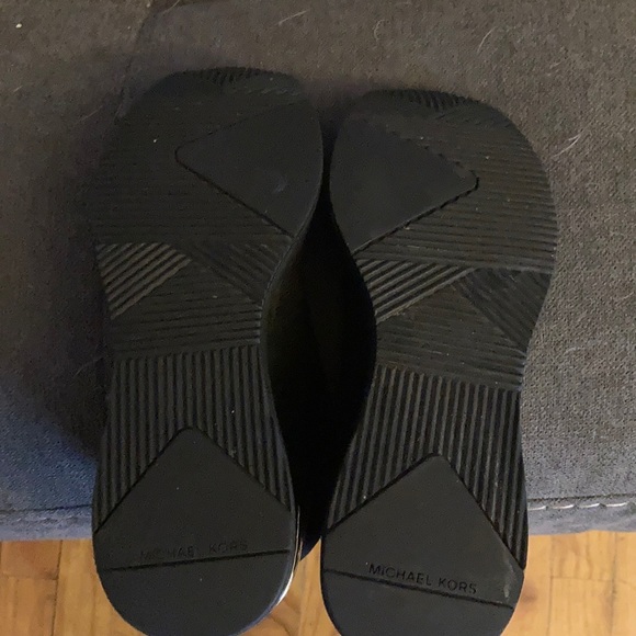 Micheal Kors ankle booties - Picture 3 of 7